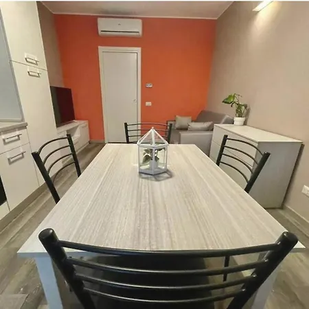 In Centro A Con A/c & Wi-fi * מילאנו